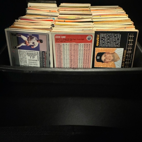 Hundreds of Baseball Cards - Please Read Description for Details - Picture 3 of 5